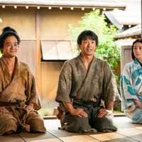 【豊臣兄弟！ 第3話】藤吉郎、小一郎に秘密の計画打ち明ける 画像