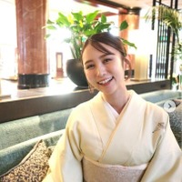 コットンきょんの妻、“にこにこな子きょん”祖母とのお散歩ショット公開「お口そっくり」「天使」と反響 画像