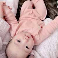 「可愛すぎて」辻希美、生後5ヶ月次女の成長にしみじみ「寝癖がつく時代がやってきました」 画像