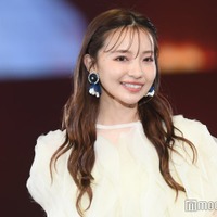 元NMB48村瀬紗英、透け感タイツから美脚際立つ「スタイル良すぎ」「彼女感すごい」の声 画像