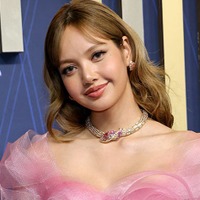 BLACKPINKリサ、東京公演オフショットで美脚姿公開「レベチのオーラ」「圧倒的な存在感」と反響 画像