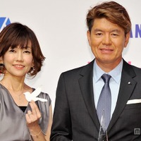 松本伊代、夫・ヒロミとのランニングショット公開「背中を支えられ走る」姿に反響続々 画像
