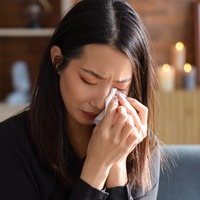 「俺に逆らうなら金は渡さない！」赴任中の夫に通帳とカードを奪われて、もう現金が底をつきそう。こんな男なのに、なぜ妻は“離れられない”と思ってしまったのか 画像