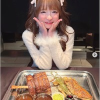 大食い女王・もえのあずき、ド派手ミニスカコーデ 香港フェスショットに反響「可愛さが限界突破」「スタイル良すぎ」の声 画像
