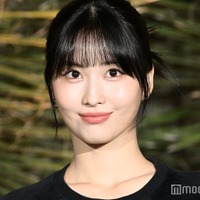 TWICEモモ、胸元開きタイトレザー衣装で美シルエット際立つ「着こなせるのがすごい」「完璧女神」の声 画像