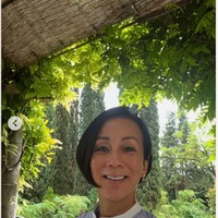 中村江里子アナ「贅沢簡単ディナー」自宅キッチンで食事する夫婦ショット公開「おしゃれ」「センスが素敵」の声 画像