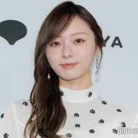 乃木坂46梅澤美波、“憧れ”白石麻衣と「距離が近くなった」卒業後の交流明かす 加入10年目迎えグループへの思いも【透明な覚悟】 画像