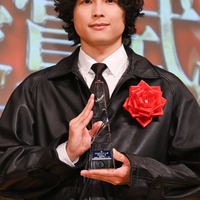 SixTONES松村北斗、名前の由来“北斗七星”のような存在に「親孝行できたかな」【2026年エランドール賞】 画像