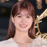 生見愛瑠、美デコルテ際立つ大胆肩出しトップスコーデ公開「クールでかっこいい」「スタイル抜群」と反響 画像