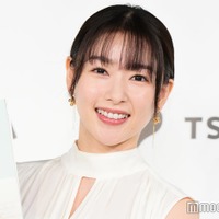 桜井日奈子、美ボディ際立つ真っ赤なドレス姿に反響「大人の魅力が爆発」「美しすぎる」 画像