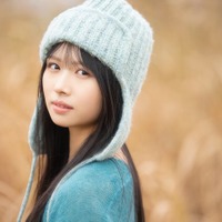 日向坂46上村ひなの、ニット帽×手袋姿で儚げな表情 グループでの7年間振り返る【モデルプレス独占カットあり】 画像