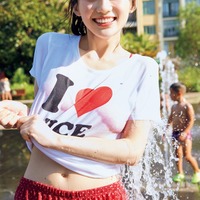 乃木坂46川崎桜、Tシャツからおへそチラリ 1stソロ写真集先行カット解禁 画像