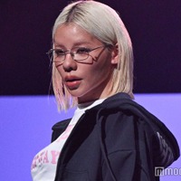 とうあ、美腹筋際立つクロップド丈コーデに熱視線「努力の賜物」「オーラ凄い」【TBS AKASAKA COLLECTION】 画像