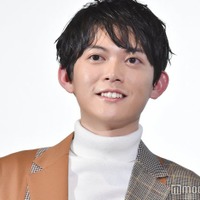 松丸亮吾「パパとランチ」父親顔出し2ショット公開「ぱっちり二重がそっくり」「パパかっこいい」と反響 画像