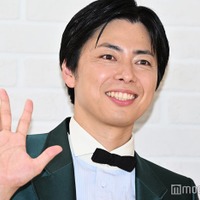 コットン西村「初対面で会うやいなや目を輝かせながら」母＆人気芸人のハグショットに「お母様が可愛すぎる」「微笑ましい光景」と反響 画像