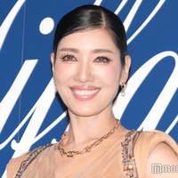 アンミカ、イケメン夫と六本木降臨 夫婦ショットに「お揃いコーデ素敵」「綺麗な夜景に負けてない」の声 画像