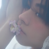 宇佐卓真、初写真集「36.5」決定 “衣を纏わない”姿収録＆特別に楽曲制作も 画像