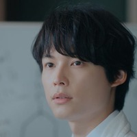 SixTONES松村北斗、新CMで研究熱心な“理系男子”に ヘアケアブランドアンバサダー就任 画像