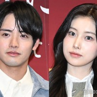 「キンパとおにぎり」赤楚衛二＆カン・ヘウォン、相合傘ショットに反響相次ぐ「ポーズお揃いで可愛い」「お似合い過ぎる」 画像