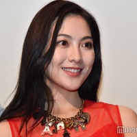 KARA知英、美脚スラリのミニスカ衣装姿「スタイル最高」「かっこよすぎて惚れる」と反響 画像