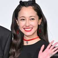 沢尻エリカ、7年ぶり映画出演で舞台挨拶登壇 後輩女優が涙「おかえりっていう言葉を伝えたい」 画像