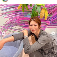 狩野舞子、ミニスカゴルフウェア姿披露「スタイル良すぎ」「脚まっすぐで綺麗」の声 画像