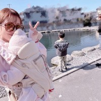 辻希美、三男と次女を連れて釣りへ！忙しい日々送るも家族でリフレッシュ「上手に釣れた」 画像