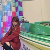 田中れいな、赤スーツ×ロングブーツの美脚SHOTに「とってもかわいい」「うつくしー！」の声 画像