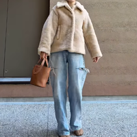 ショート丈コート×デニム。まだまだ寒い日に映える、明るめ配色のあったかコーデ【40代の毎日コーデ】 画像