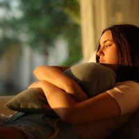 夫の舌打ちで動悸、上司のメールで不安。「こんなことで落ち込むなんて…」私の心が弱いせい？──メンタルヘルスの専門家が教える“心の守り方” 画像