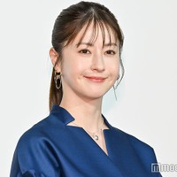 松本若菜、主演ドラマで初の新聞記者役 心境変化明かす「今まで以上に丁寧に、しっかり向き合っていきたい」【対決】 画像