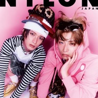 山中柔太朗（M!LK）＆高松アロハ（超特急）、赤メッシュ×赤青オッドアイ…“POST Y2K”テーマに刺激的なビジュアル 初出しエピソードも収録 画像