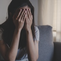 「低学歴がうつるから近づくな」と言われて…。母を馬鹿にする娘、そして院卒エリート夫の異常な“学歴ハラスメント”の実態とは 画像