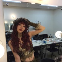 美人YouTuber「深夜まで頑張った」手作りロゼット披露「器用すぎる」「いろんな色があって可愛い」と絶賛の声 画像