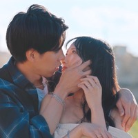 「バチェロレッテ3」参加の坂口隆志、美女にキスで猛アプローチ「上書きオイルしたい」 画像