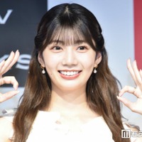 元日向坂46メンバー、ミニスカ＆ニーハイで美脚披露「体の半分以上が脚」「スタイル良すぎ」と反響 画像