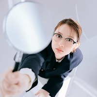 畑芽育、コナン風コーデで「CanCam」登場 超特急カイら人気芸能人が“コナン愛”語る 画像