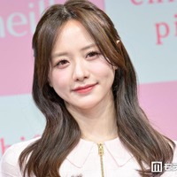 森香澄、ミニスカ×ロングブーツで美脚チラリ「上品で可愛い」「天使降臨」の声 画像