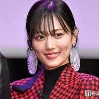 山下美月、ミニスカから美脚スラリ「骨格が神」「女神」と反響続々 画像