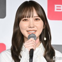 元日向坂46加藤史帆、美肩のぞくオフショル私服姿「プライベート感がたまらない」「メガネ姿も似合ってる」と絶賛の声 画像