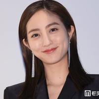 堀田茜、美ウエストちらり久々の私服ショットに反響「オーラすごい」「綺麗すぎて眼福」 画像