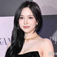 TWICEミナ、ぱっつんボブ×肌見せで印象ガラリ「二度見した」「破壊力すごい」と反響 画像