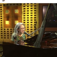 ジャズシンガー綾戸智恵、ボリューム満点の手料理披露「ハンバーグのサイズ感が素敵」「栄養バランス完璧」の声 画像