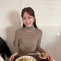 沖田愛加アナ、ミニ丈ベアトップドレスから美スタイル輝く「スタイル完璧」「色白で綺麗」の声 画像