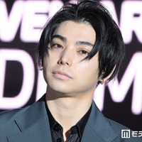 村上虹郎、母・UAとの親子ショット公開「似てる」「貴重」と反響 画像