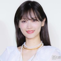 山下美月、オフショルコーデ披露 公園でのお花見ショットに反響「人いっぱいいるけどバレないの？」「変装なしでいるなんて」の声 画像