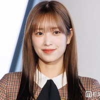 元日向坂46佐々木久美、手編みのチューリップ柄スカーフ公開「クオリティ高すぎ」「腰に巻くの可愛い」と反響 画像