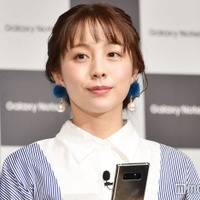 第3子出産の鈴木あきえ、産後1ヶ月半で仕事復帰 現場での赤ちゃんとの2ショットに反響「素敵な現場」「可愛らしい」 画像