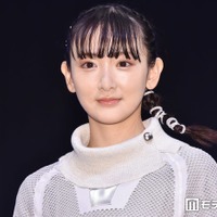 生駒里奈、白ノースリワンピ姿に絶賛の声「美しいデコルテに目が釘付け」「透明感が凄すぎる」と反響 画像