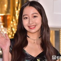 Cocomi、胸元ざっくり黒ドレス姿に熱視線「女神様すぎる」「眩しいほど美しい」 画像